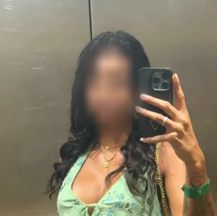 Mira, 23
